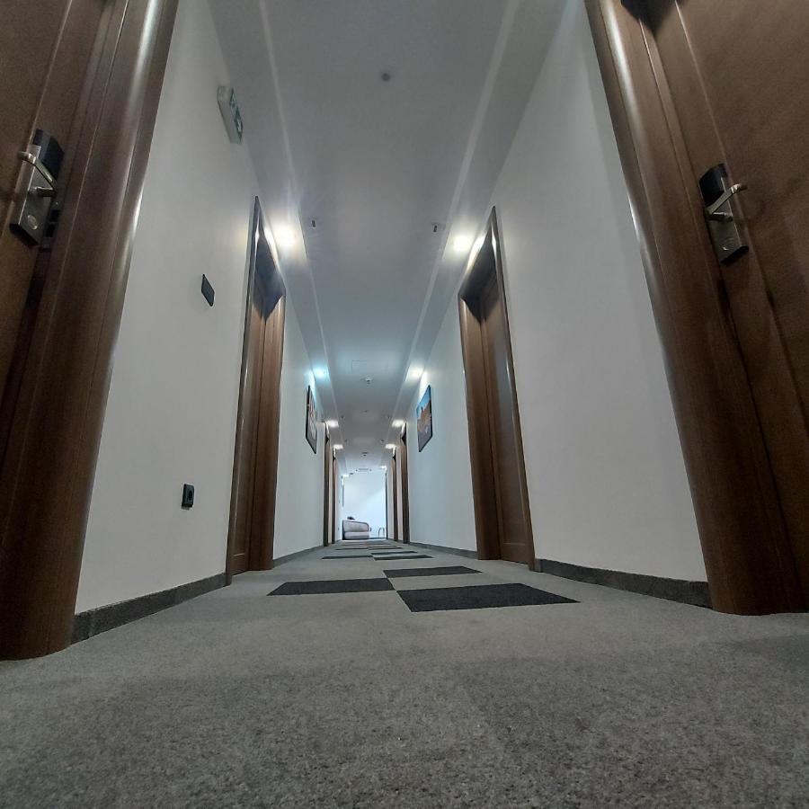 Hotel Kole Čačak Esterno foto