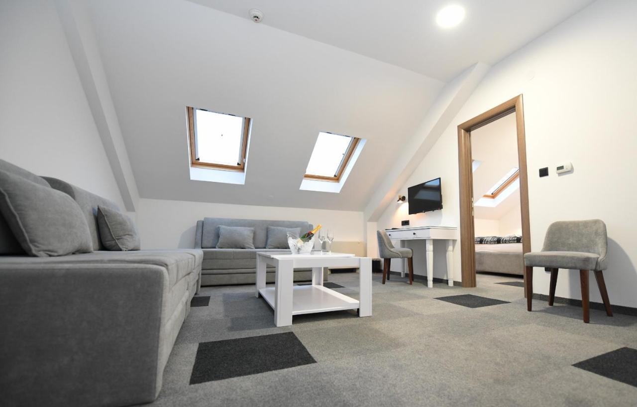 Hotel Kole Čačak Esterno foto