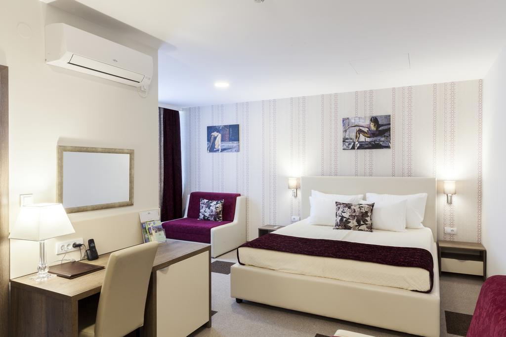 Hotel Kole Čačak Esterno foto