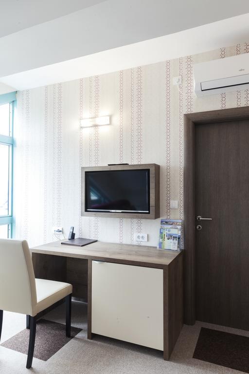 Hotel Kole Čačak Esterno foto
